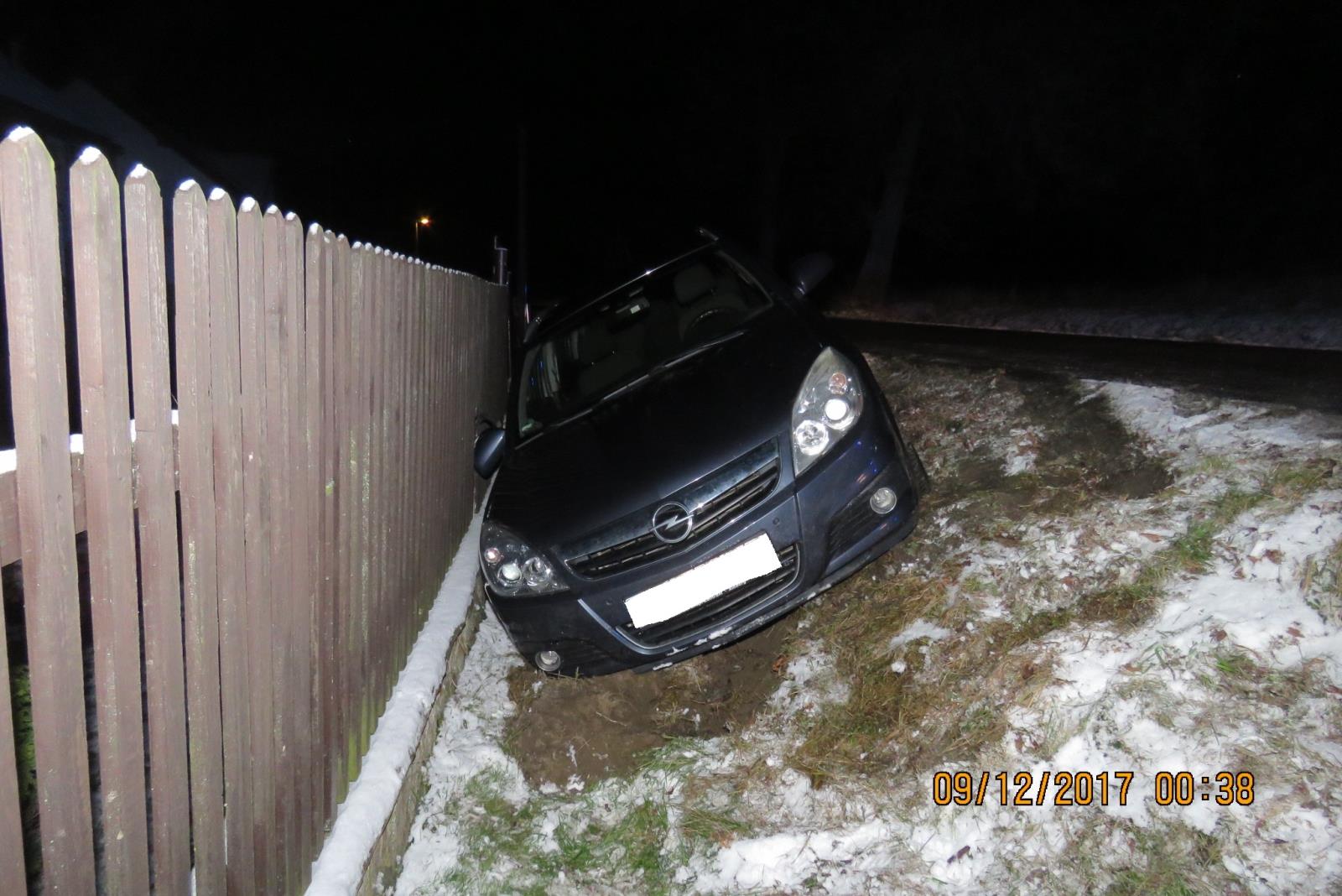 Dopravní nehoda - Spáleneček - 08.12.2017