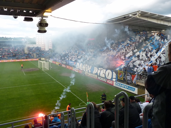 Drobné výtržnosti na stadionu