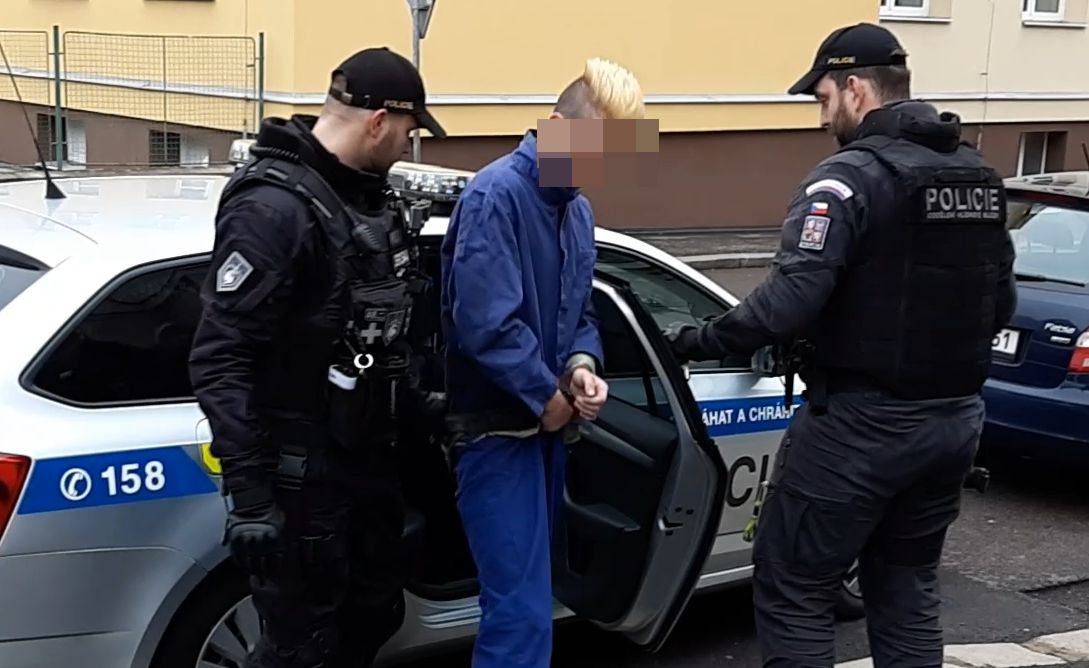 Eskorta obviněného Vysoké Mýto