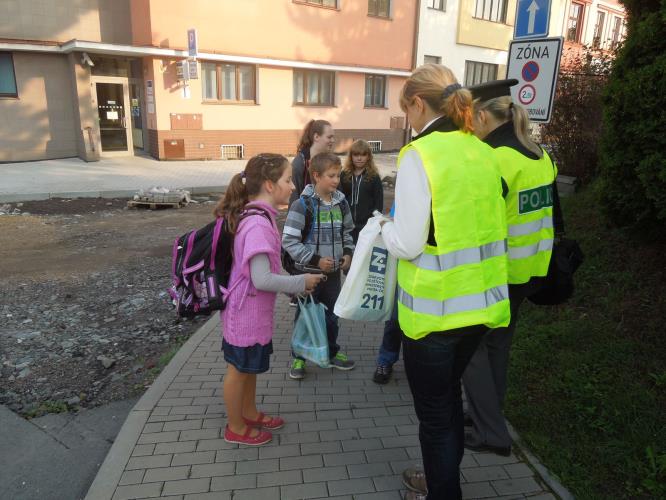 Foto PČR z akce "Zebra se za tebe nerozhlédne"