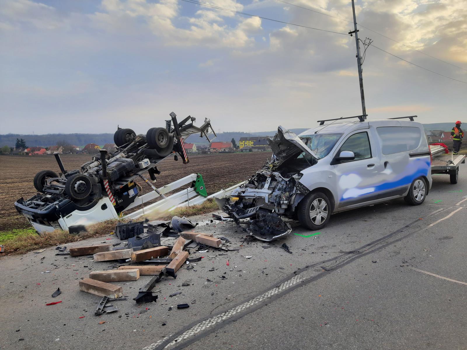 Foto č. 2 - Nehoda Čejč.jpg