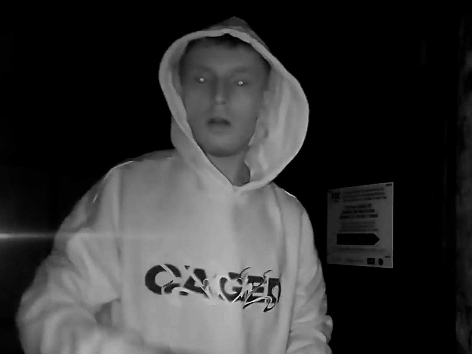 Foto č. 5 - Brána - Vandal.jpg