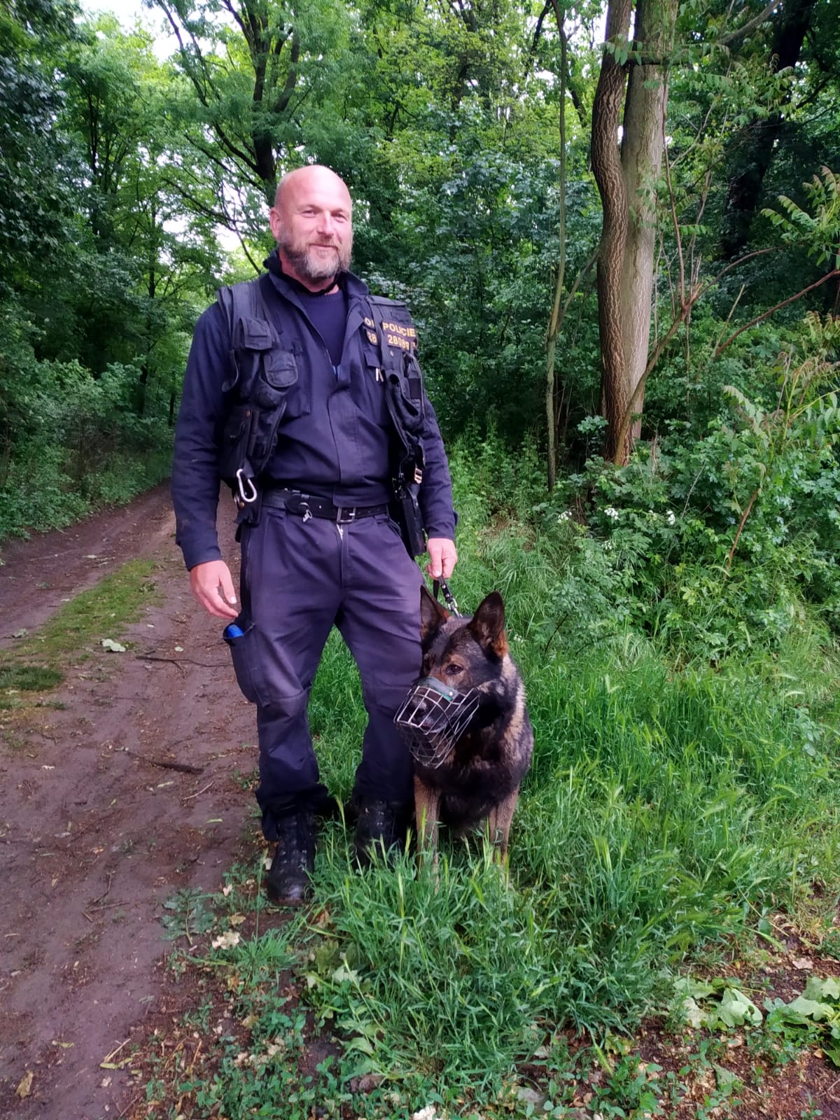 Foto č. 5 - psovod se psem Ajaxem.jpg