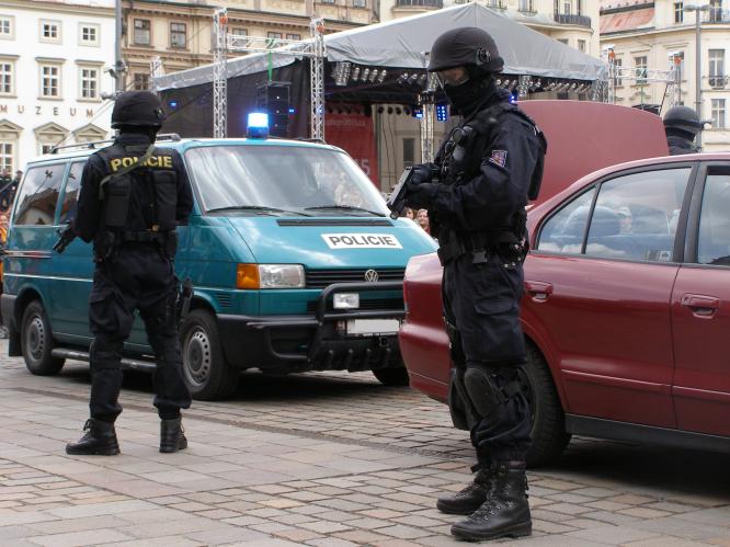 G_Policisté ze zásahové jednotky