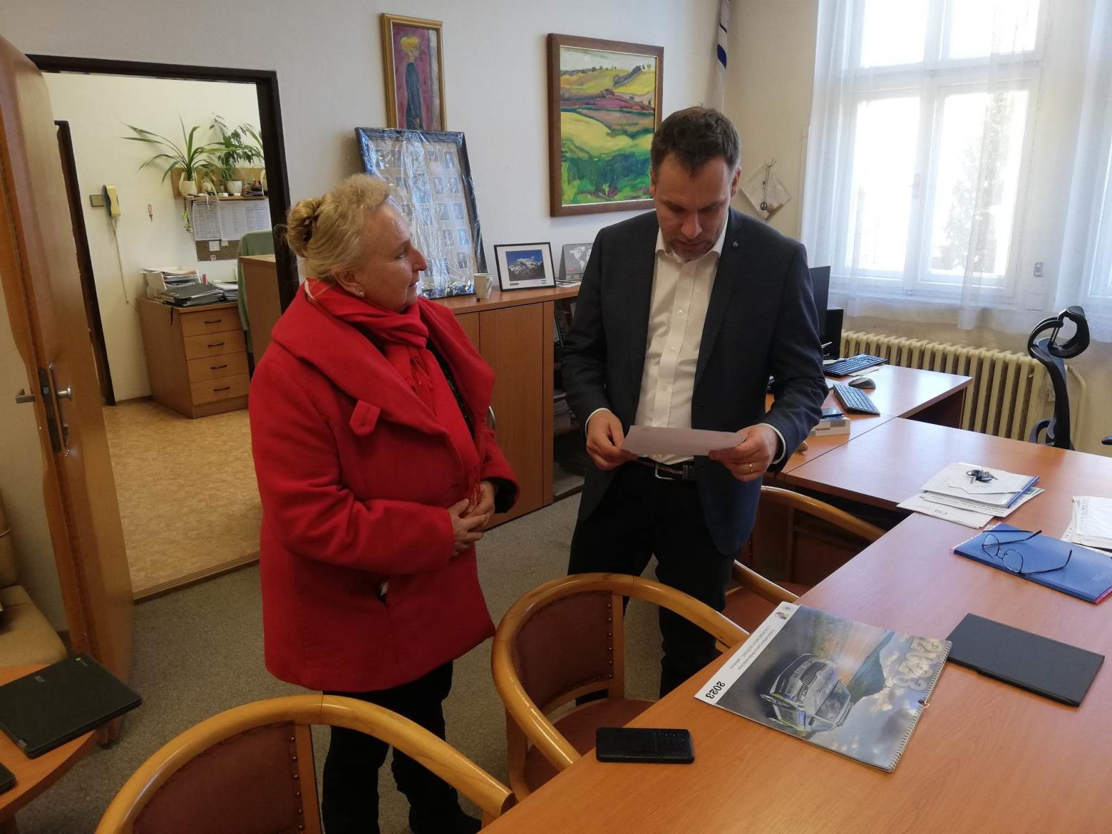 Gymnázium a SOŠ pedagogická Čáslav -  ředitelka ÚO PČR Kutná Hora a ředitel školy Mgr. David Tichý