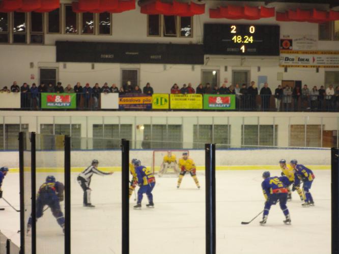 Hokejová baráž v J.Hradci bez incidentů.JPG