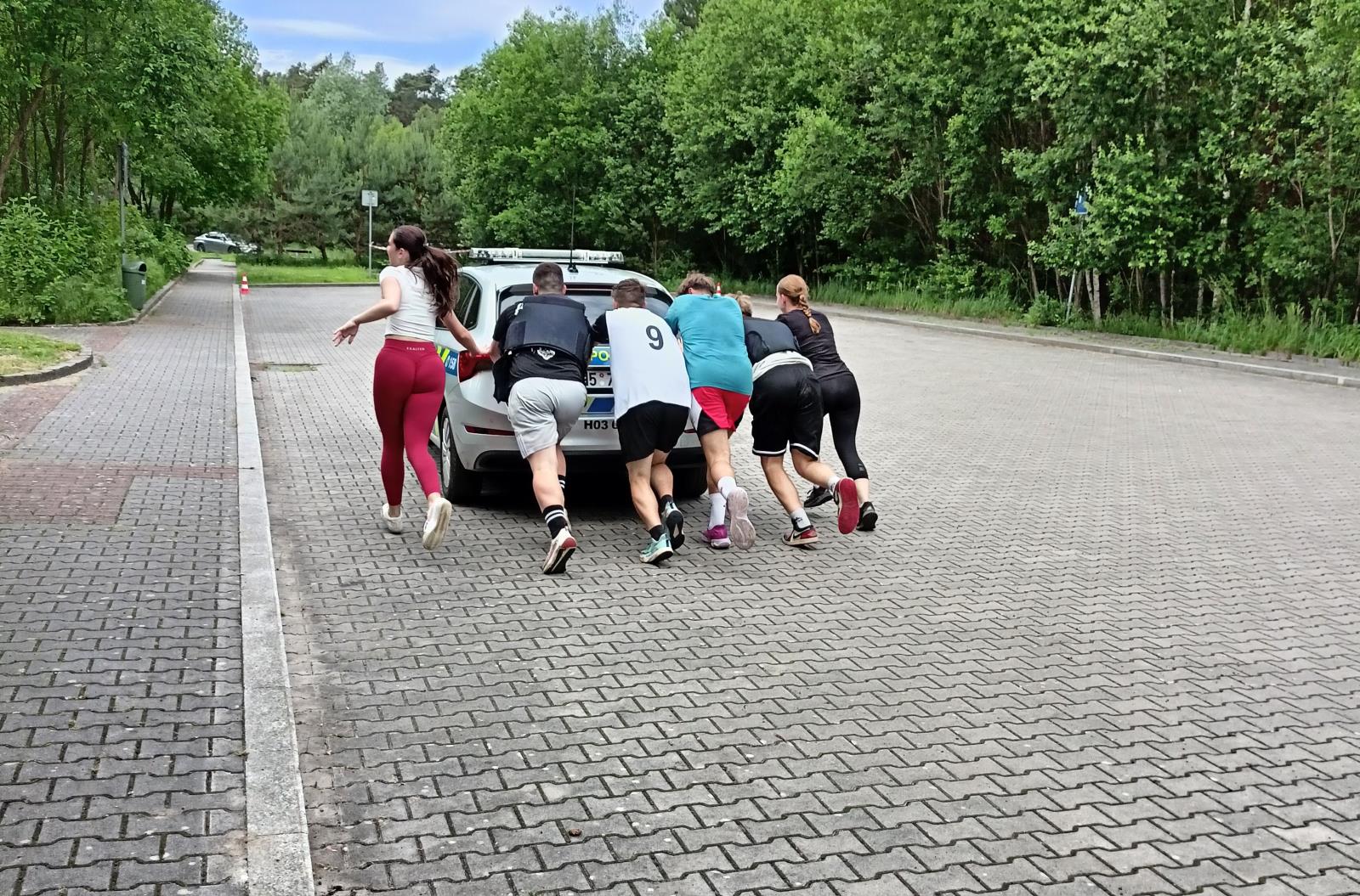 Hradecká policejní SEDMIČKA - 1. ročník