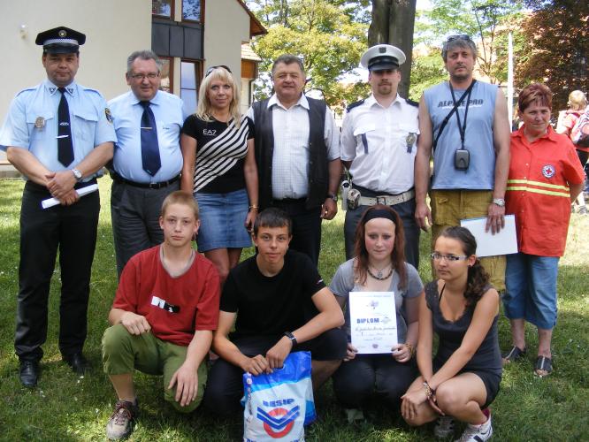 III. ZŠ J.Hradec - vítězové starší kategorie pod vedením Mgr.Milana Holického.jpg