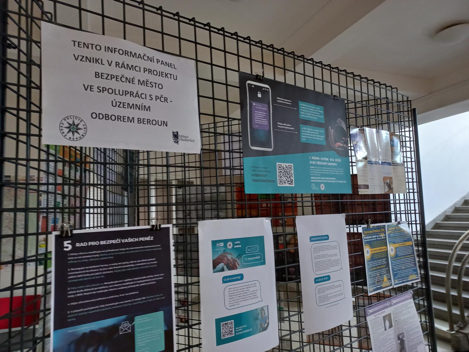 Informační panel v budově MěÚ Hořovice