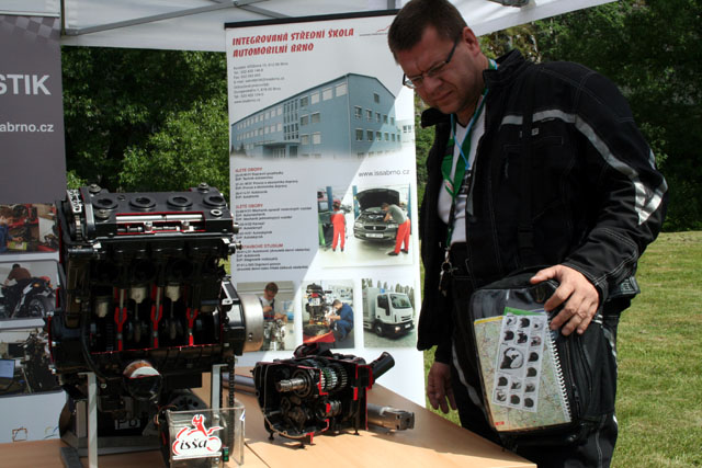 Integrovaná střední škola automobilní a motory z motorek3.jpg