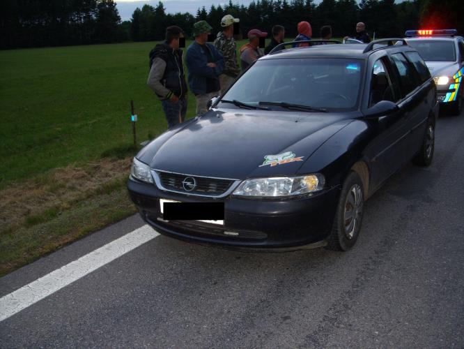 J.Hradec - Policisté kontrolovali mládež i řidiče.JPG