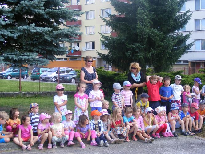 J.Hradec - kynologové navštívili mateřské školy.JPG