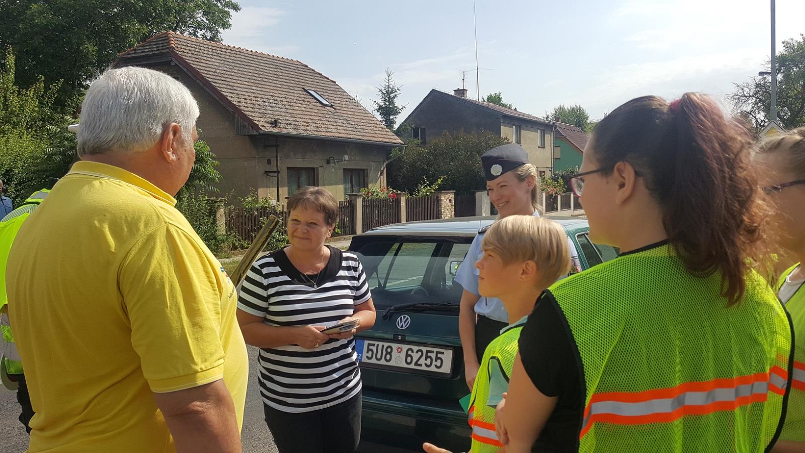 Jan Pechout z BESIPu promlouvá k řidičce