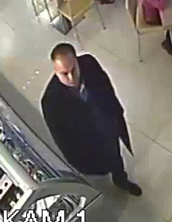 Jeden z hledané trojice