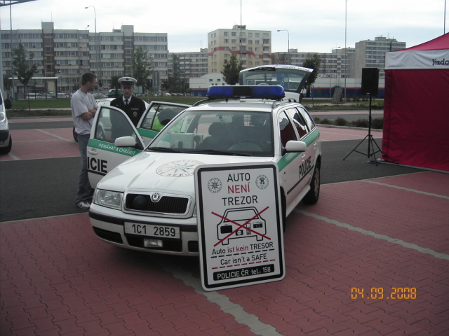 Jízda pro život a Auto není trezor.JPG