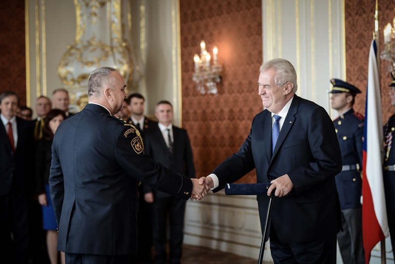 Jmenování generálů 5.jpg