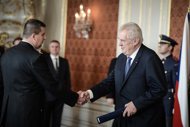 Jmenování generálů 6.jpg