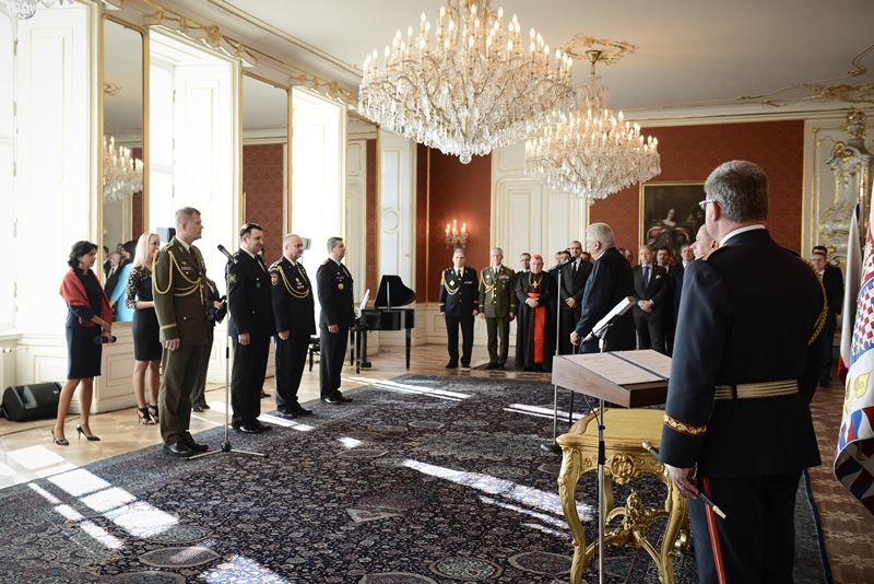 Jmenování generálů 7.jpg