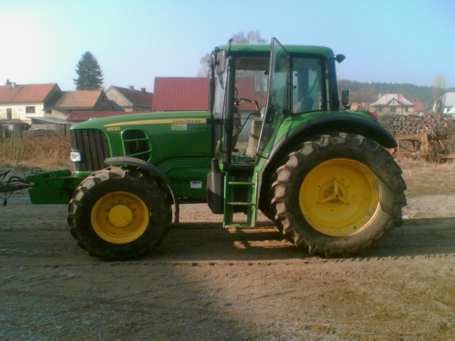 John Deere 6530