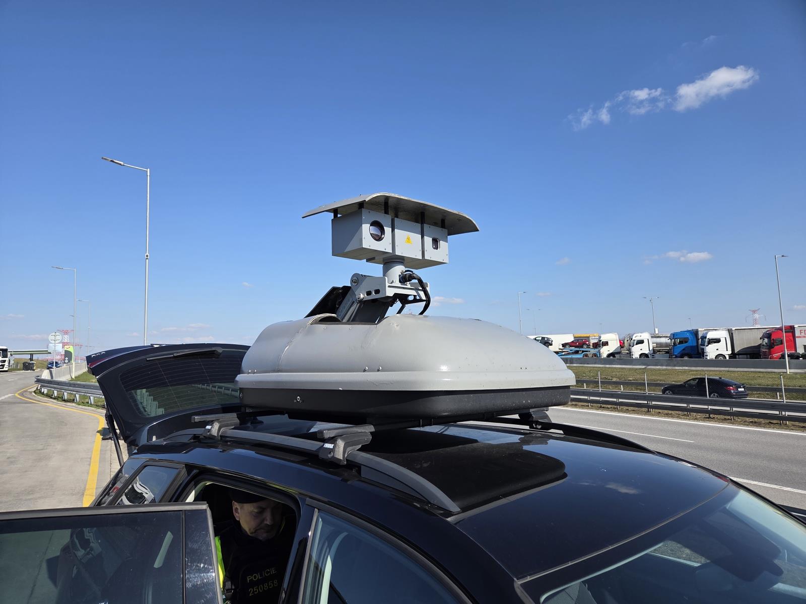 Kamerové technické zařízení ke kontrole exteriéru