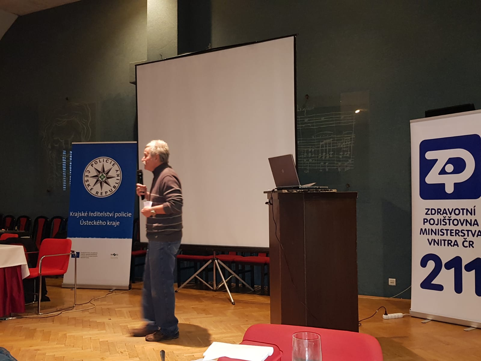 Konference "Nebezpečí skrytá v drogách a závislostech"