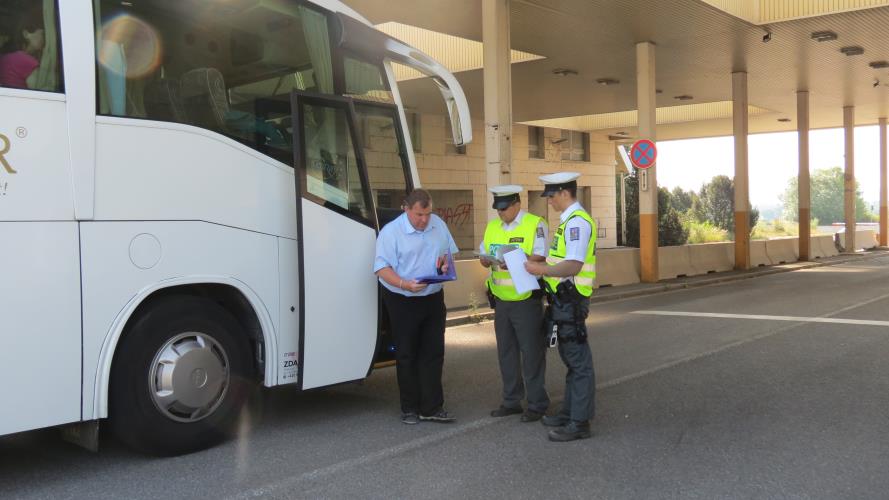 Kontrola autobusů.JPG