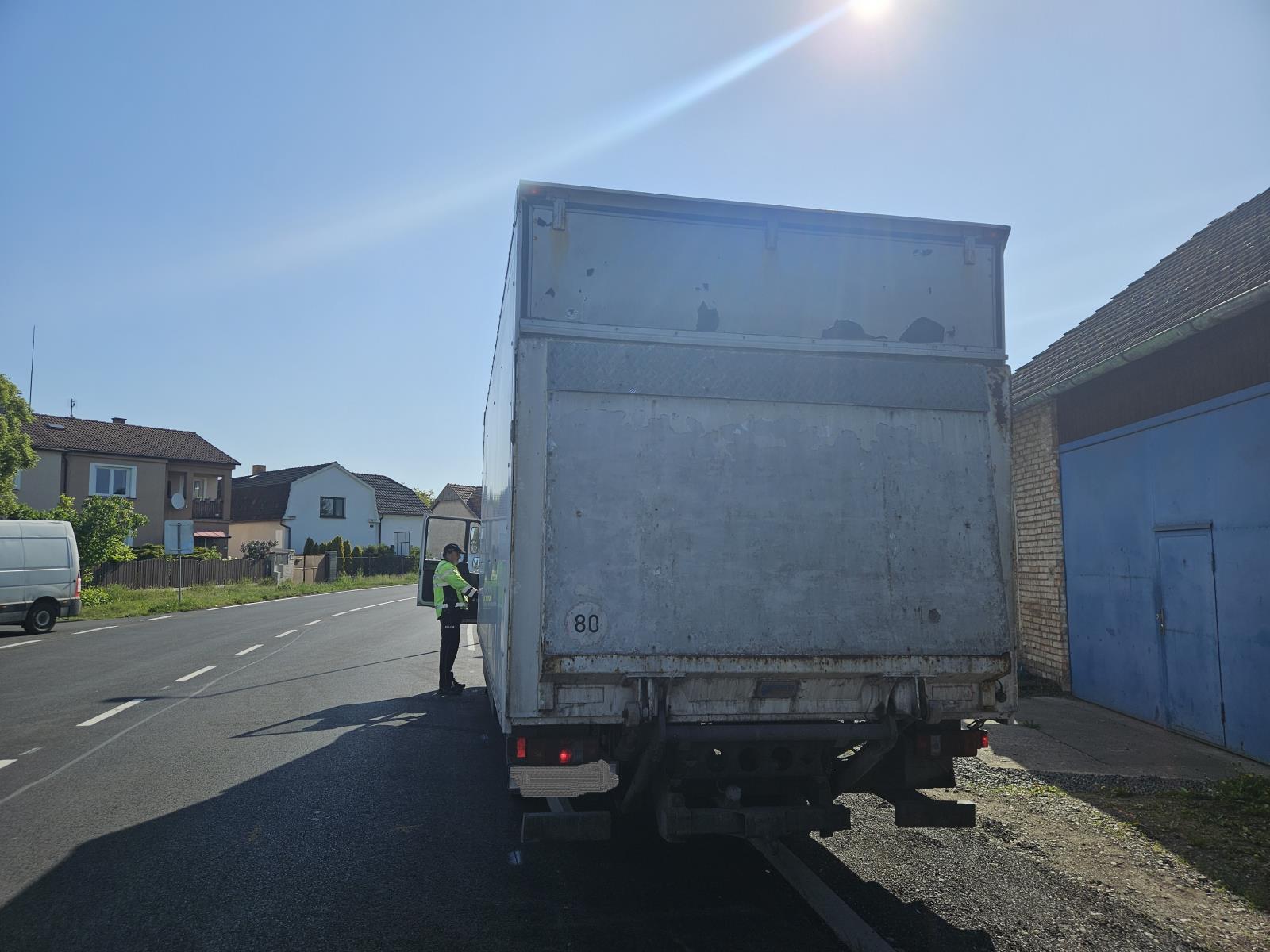 Kontrola dodávek a nákladních vozidel