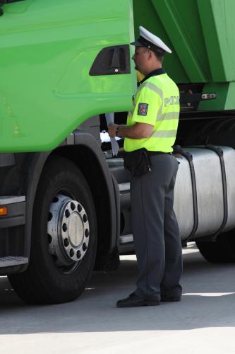 Kontrola kamionů.JPG