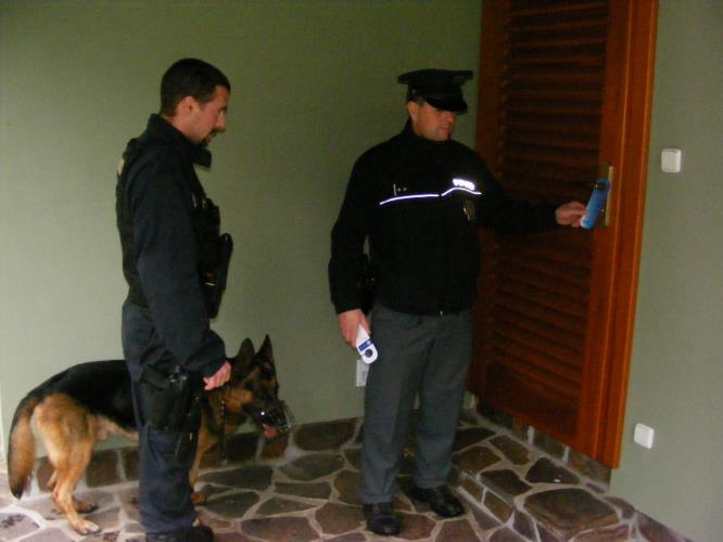 Kontrola rekreačních objektů na Suchdolsku.JPG