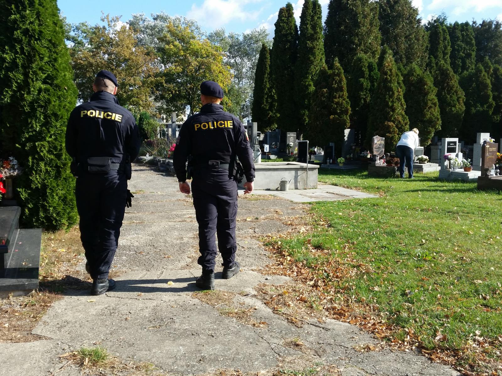 Kontrolní činnost na hřbitovech