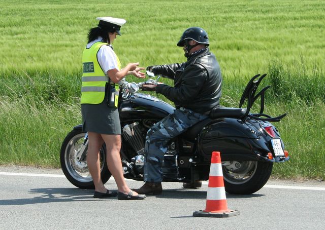 Kontroly motocyklů3.jpg