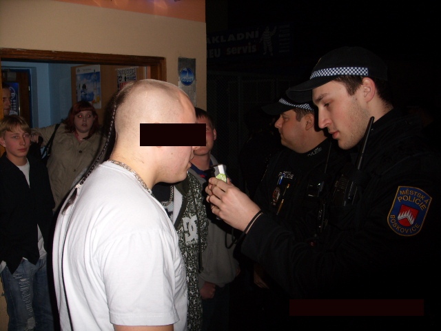 Kontroly podávání alkoholu mladistvým4.JPG