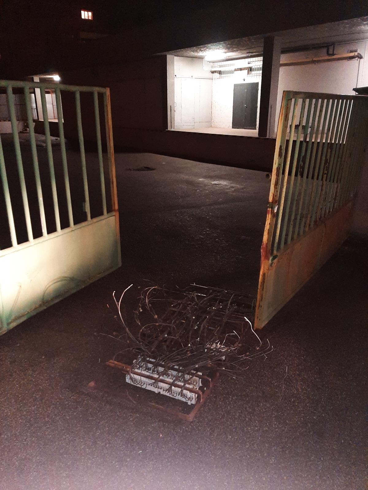 Kovový elektrorozvadeč 1.jpg