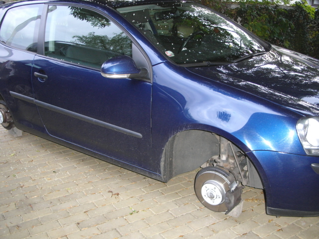 Krádež kol z vozidla v Třebechovicích pod Orebem