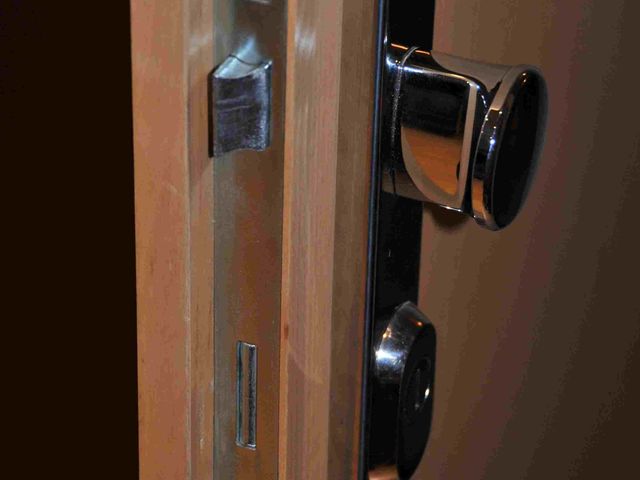 Krádež peněz z bytu na třídě Edvarda Beneše