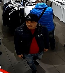 Krádež svetrů 3.jpg