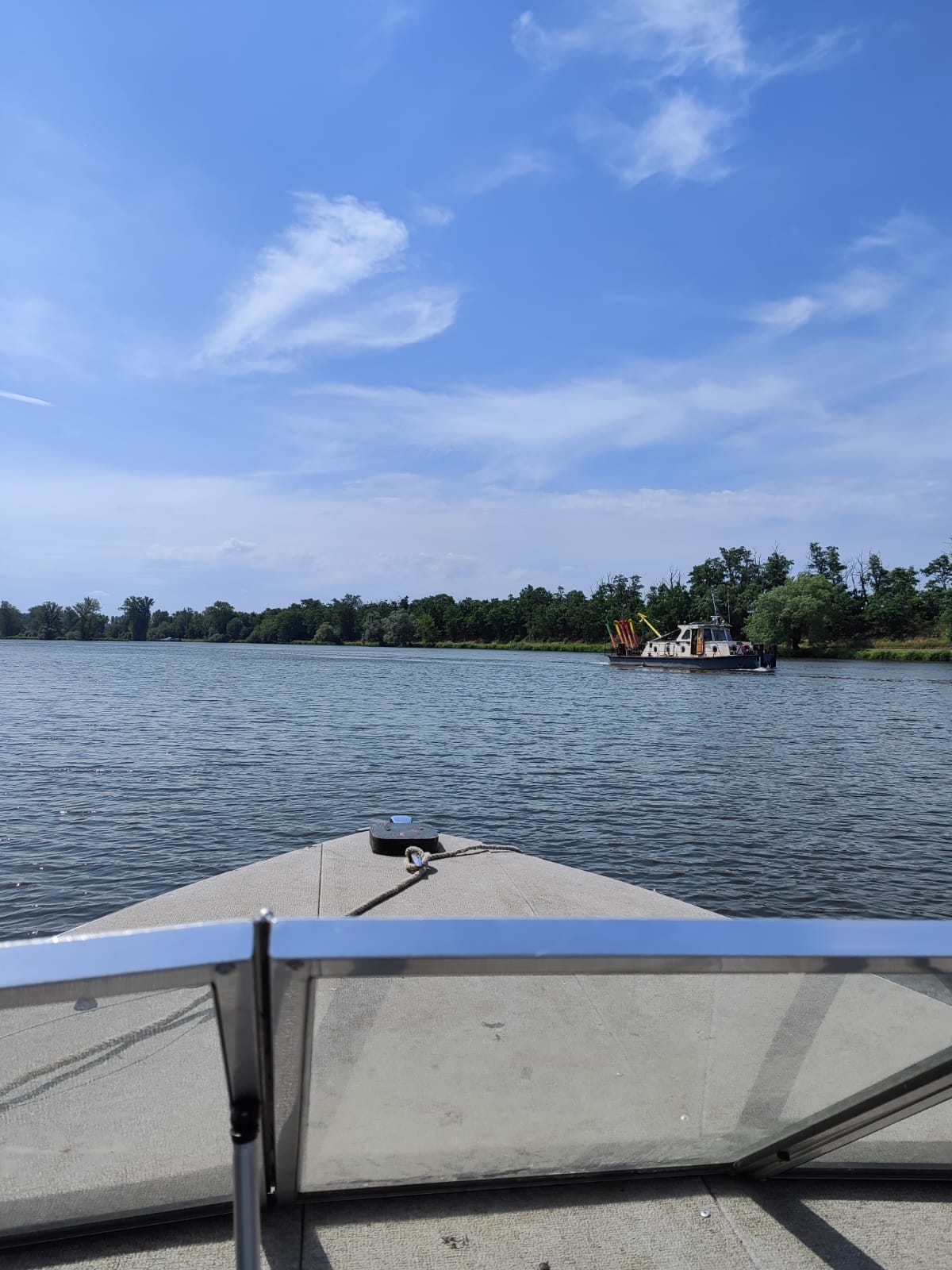 Loď na vodě