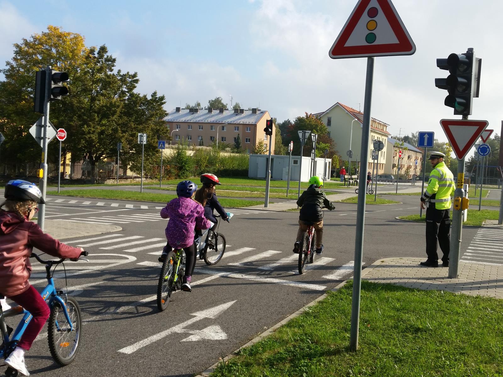 Malí cyklisté na dopravním hřišti