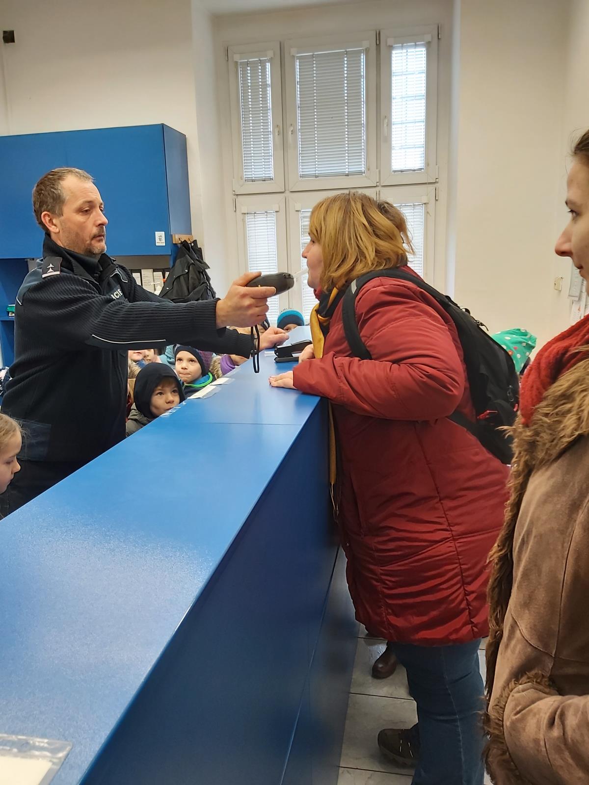 Malí návštěvníci zavítali na policii