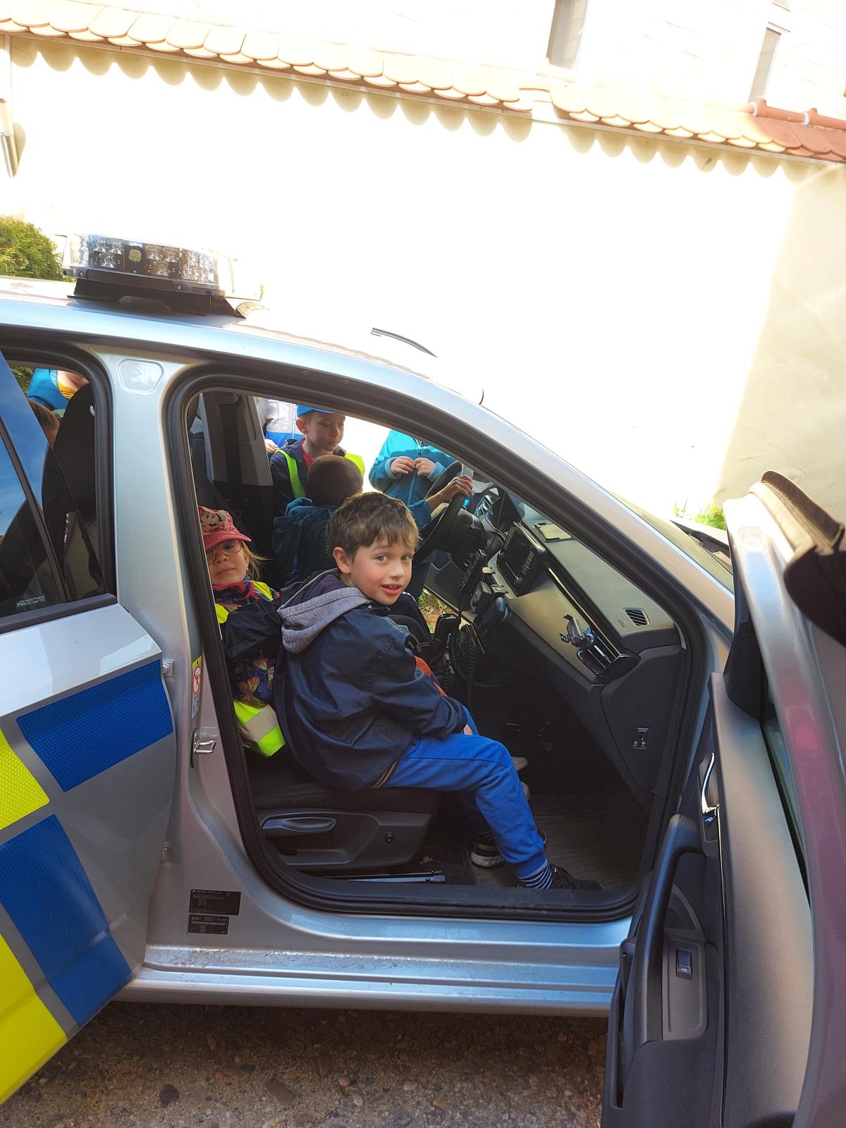 Malí školáci navštívili policejní služebnu ve Slaném