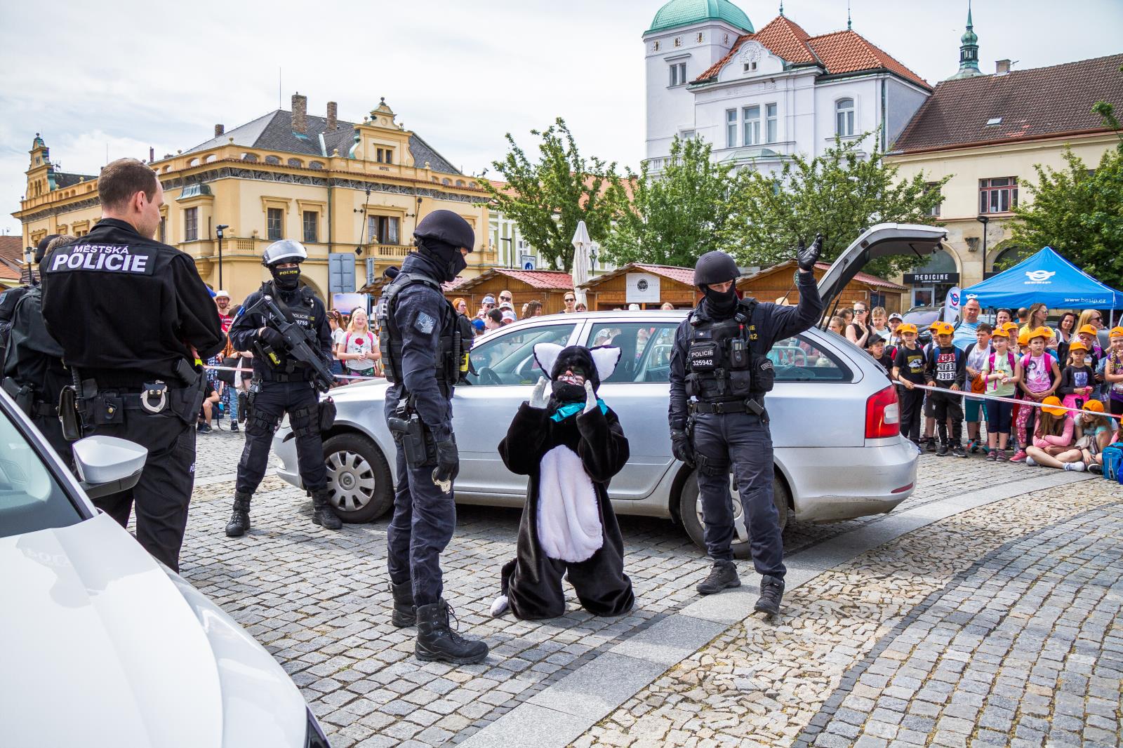 Mělnický den dětí s IZS.jpg
