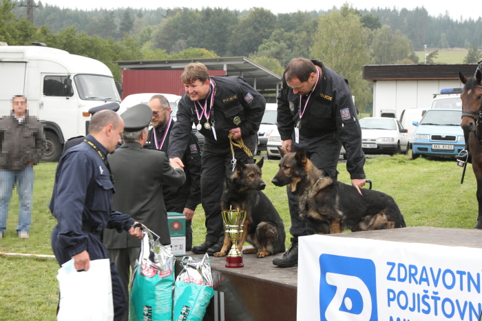 Mistrovství PČR -  gratulace vítězům.jpg
