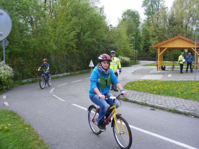 Mladí cyklisté soutěžili  v oblastním kole.JPG