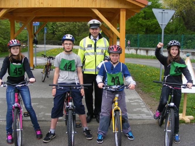 Mladí cyklisté soutěžili  v oblastním kole.JPG