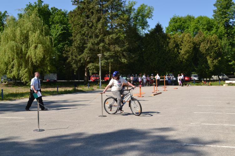 Mladí cyklisté soutěžili v okresním kole.JPG
