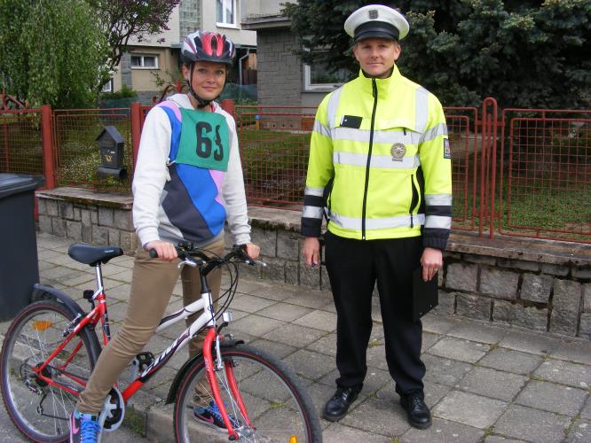 Mladí cyklisté z Dačic soutěžili v oblastním kole.JPG