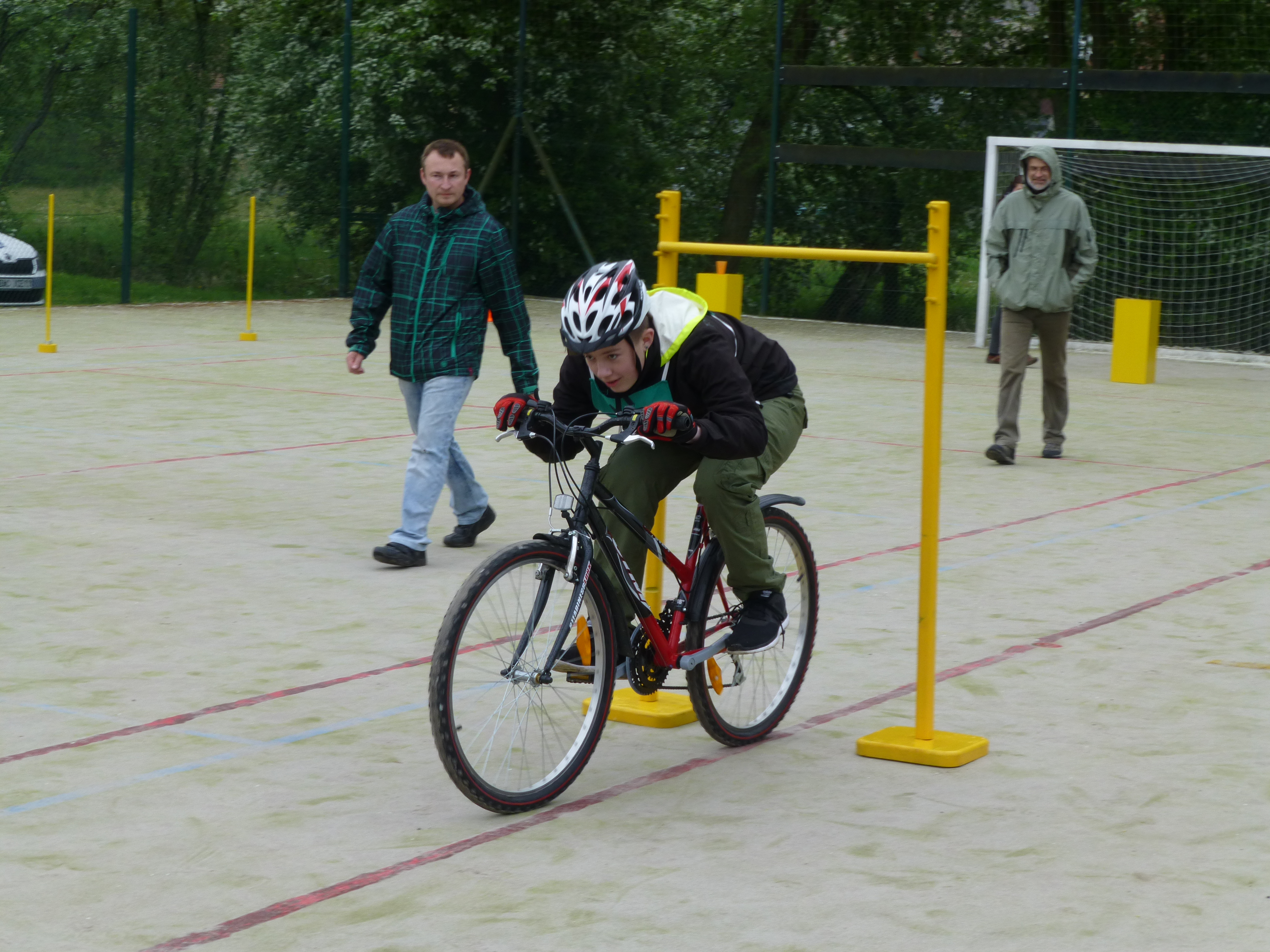 Mladí cyklisté  z Dačicka  soutěžili v oblastním kole  .JPG