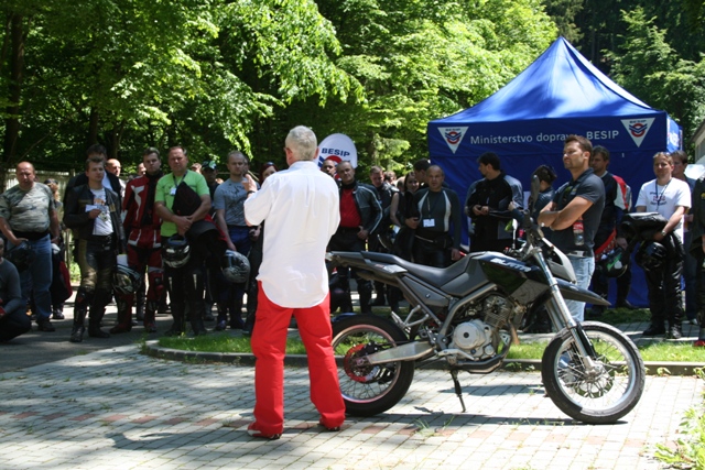 Motoškola závodníka Jiřího Třčky.JPG