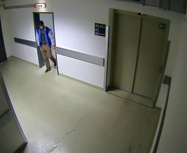 Muž podezřelý z krádeže věcí z vozidla