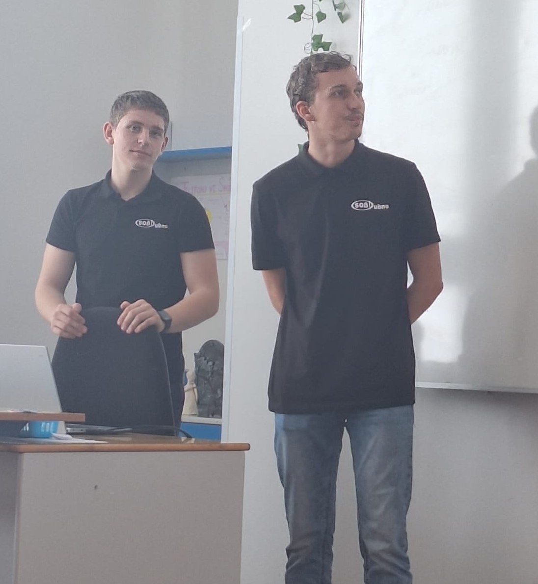 Mysli, než klikneš